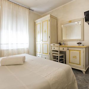 Family Private Bathroom Twin Room